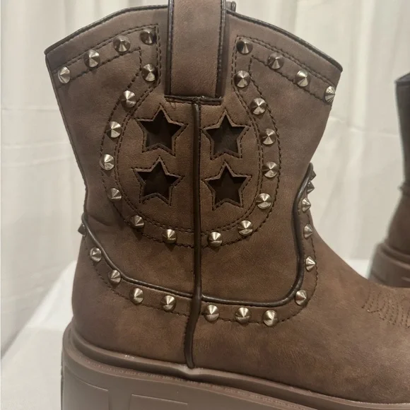 Current Mood Studded Platform Vegan Leather boots - Picture 5 of 6